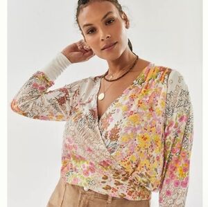 Anthropologie Top Tiny Cali Floral Long Sleeve Crop‎